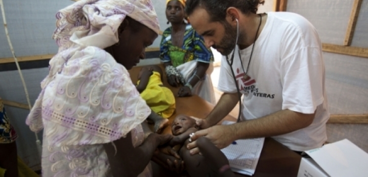 Νίγηρας: «Θα στήσουμε όσες σκηνές χρειαστεί για να περιθάλψουμε τα παιδιά που έχουν ανάγκη» © MSF/Juan-Carlos Tomasi